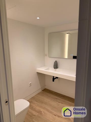 3 slaapkamer Appartement te koop in Las Brisas, Marbella met garage - € 690.000 (Ref: 9629576)