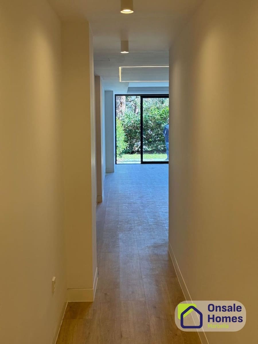 3 soverom Leilighet til salgs i Nueva Andalucia med garasje - € 690 000 (Ref: 9629576)