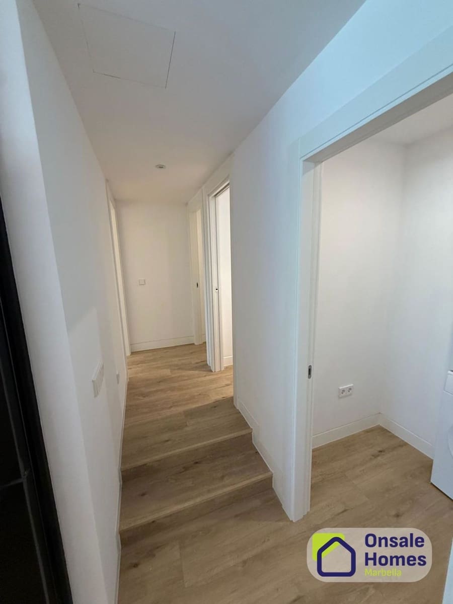 3 soverom Leilighet til salgs i Nueva Andalucia med garasje - € 690 000 (Ref: 9629576)