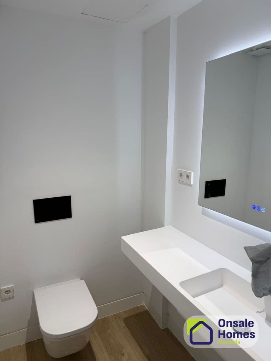 3 soverom Leilighet til salgs i Nueva Andalucia med garasje - € 690 000 (Ref: 9629576)