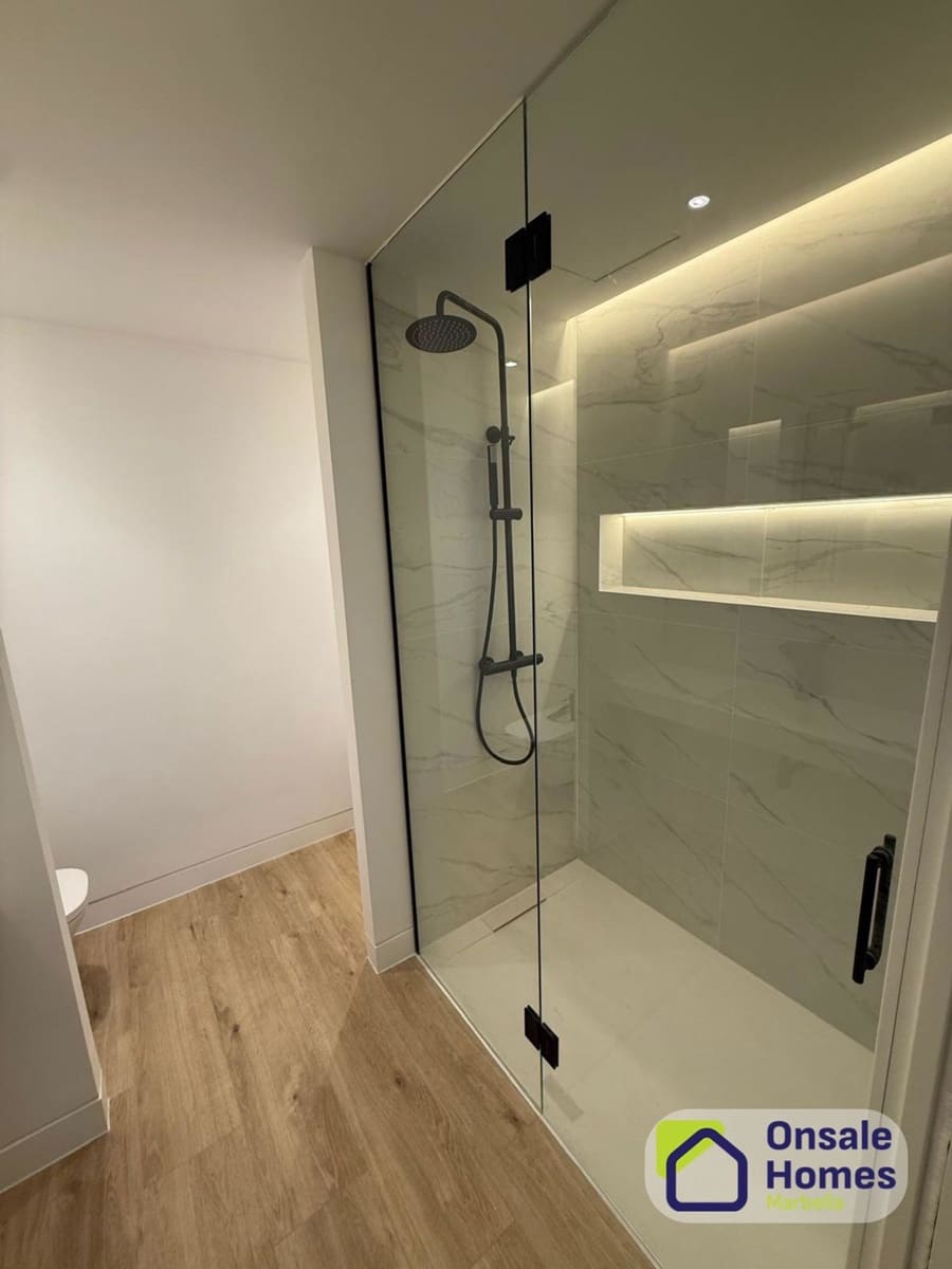 3 soverom Leilighet til salgs i Nueva Andalucia med garasje - € 690 000 (Ref: 9629576)