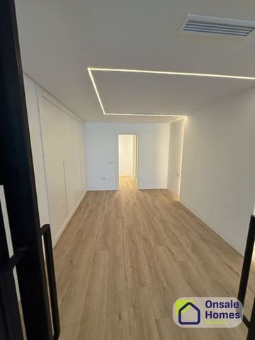 3 slaapkamer Appartement te koop in Las Brisas, Marbella met garage - € 690.000 (Ref: 9629576)