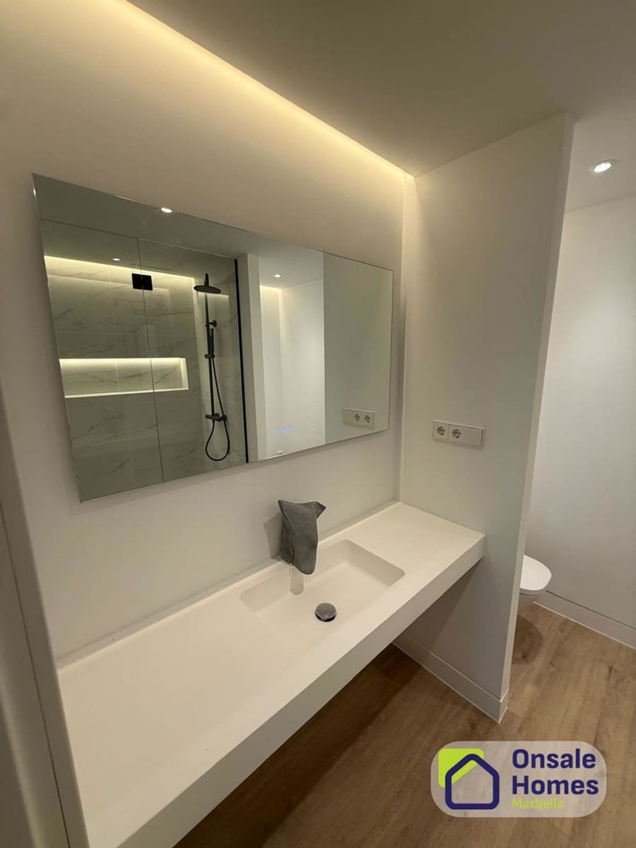 3 soverom Leilighet til salgs i Nueva Andalucia med garasje - € 690 000 (Ref: 9629576)