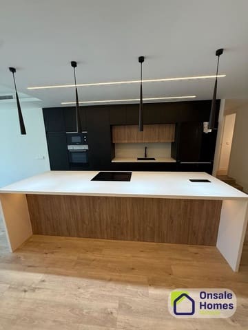 3 slaapkamer Appartement te koop in Las Brisas, Marbella met garage - € 690.000 (Ref: 9629576)