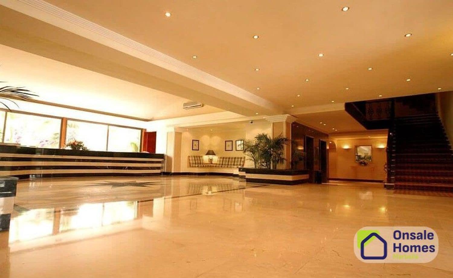 3 bedroom Apartment for sale in Nueva Andalucia with garage - € 690,000 (Ref: 9629576)