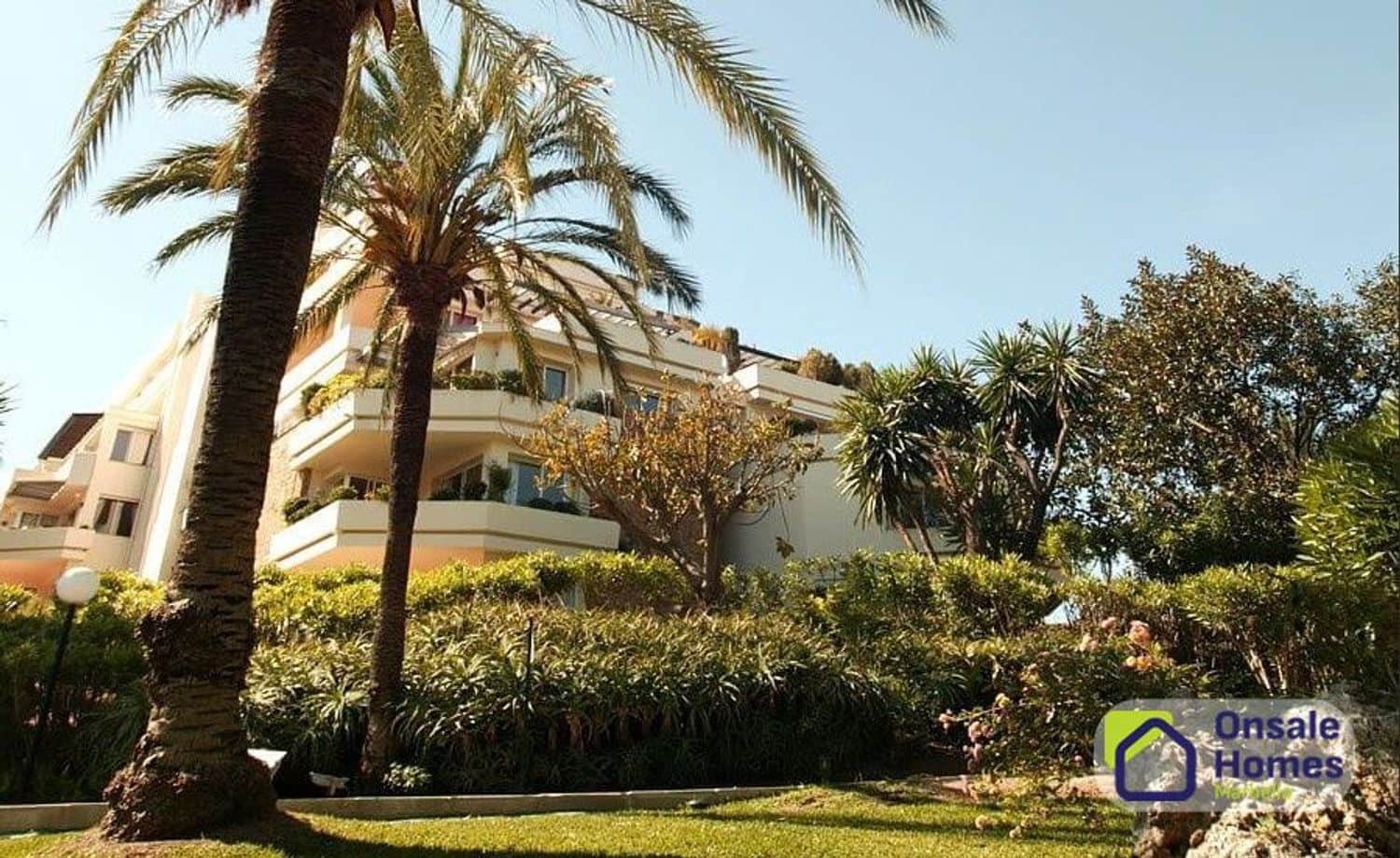 3 bedroom Apartment for sale in Nueva Andalucia with garage - € 690,000 (Ref: 9629576)