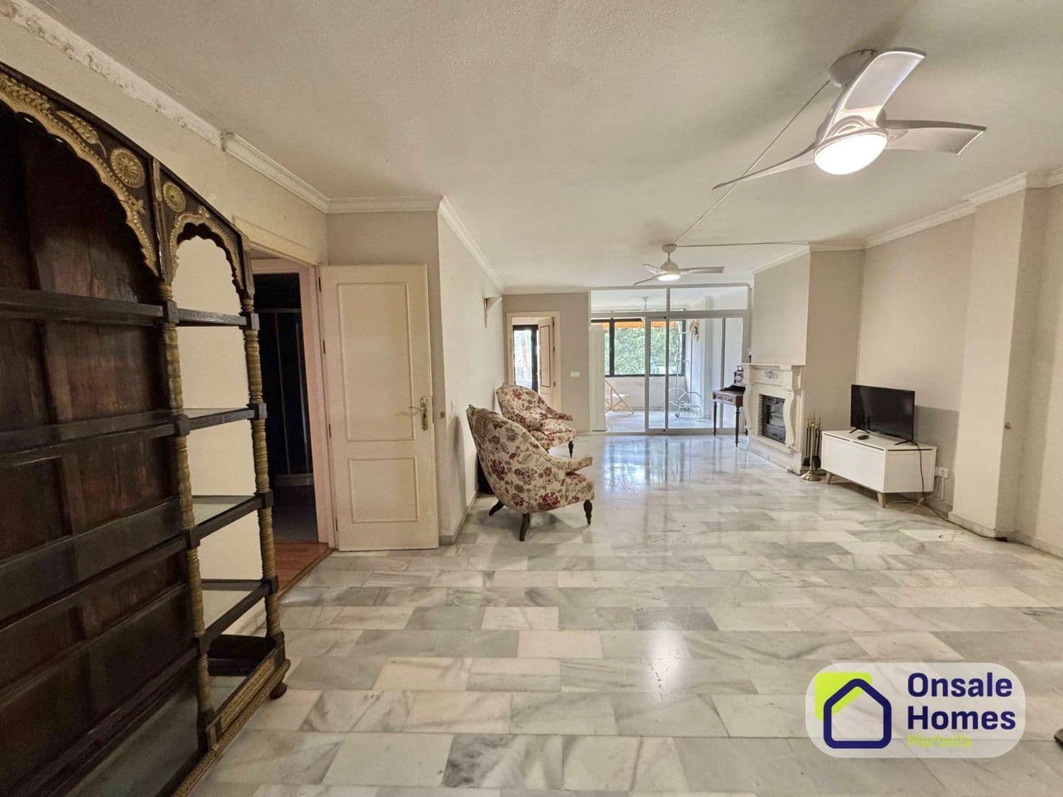 3 bedroom Apartment for sale in Nueva Andalucia with pool garage - € 465,000 (Ref: 9632866)