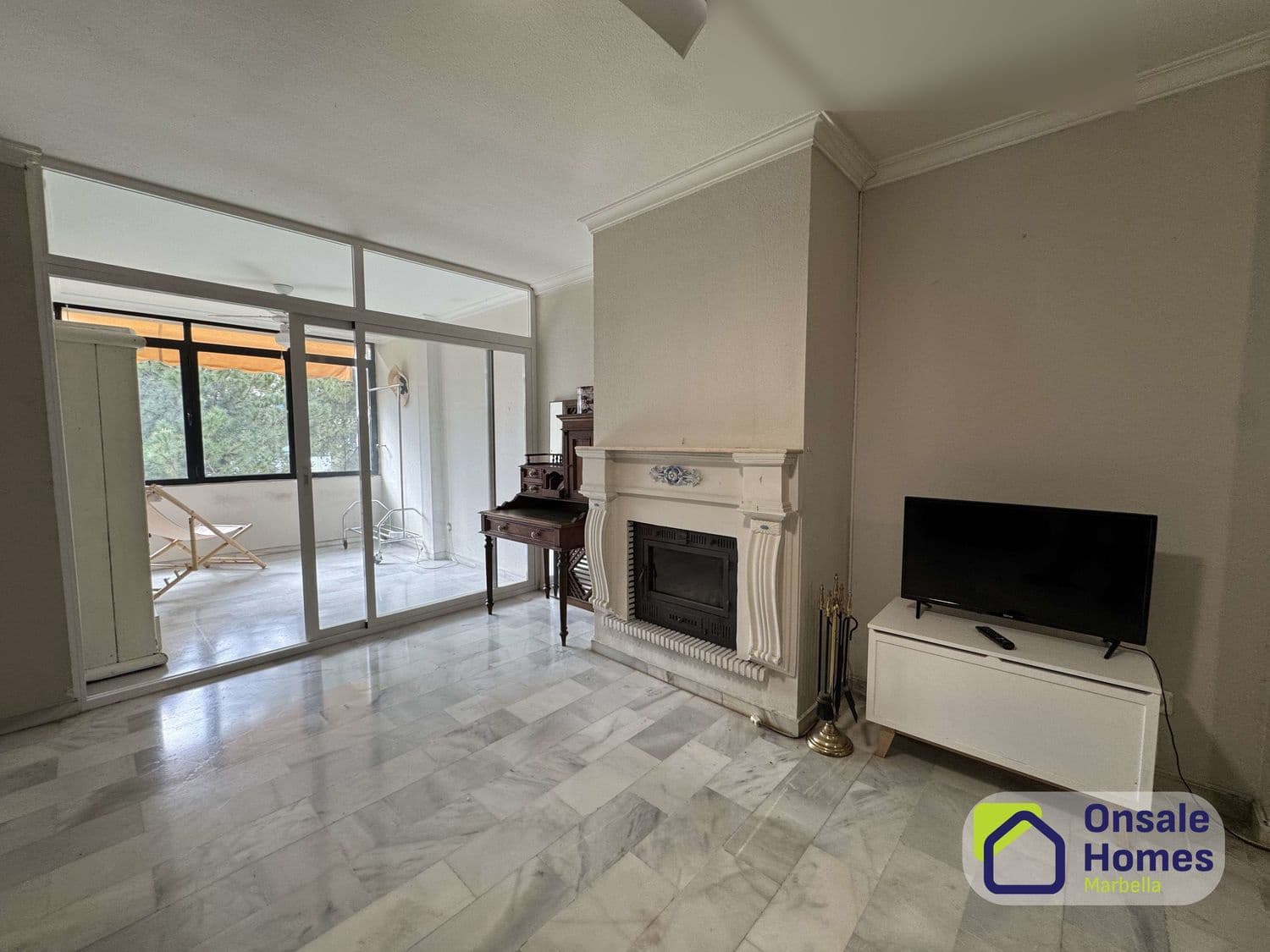 3 bedroom Apartment for sale in Nueva Andalucia with pool garage - € 465,000 (Ref: 9632866)