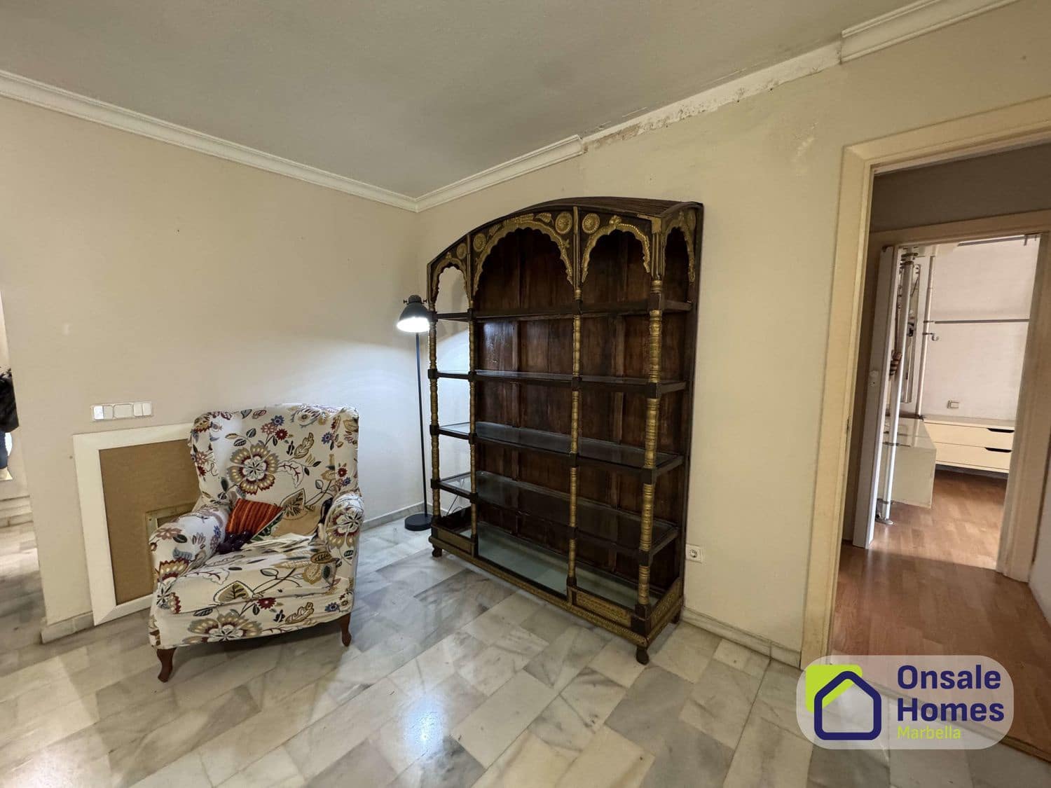 3 bedroom Apartment for sale in Nueva Andalucia with pool garage - € 465,000 (Ref: 9632866)