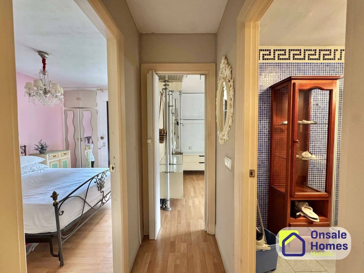 3 bedroom Apartment for sale in Nueva Andalucia with pool garage - € 465,000 (Ref: 9632866)