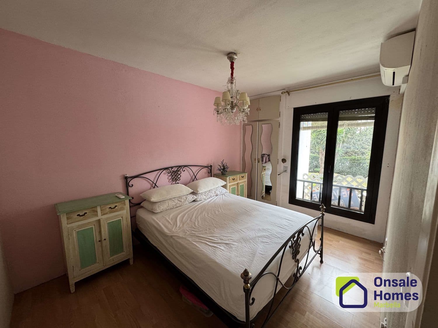 3 bedroom Apartment for sale in Nueva Andalucia with pool garage - € 465,000 (Ref: 9632866)