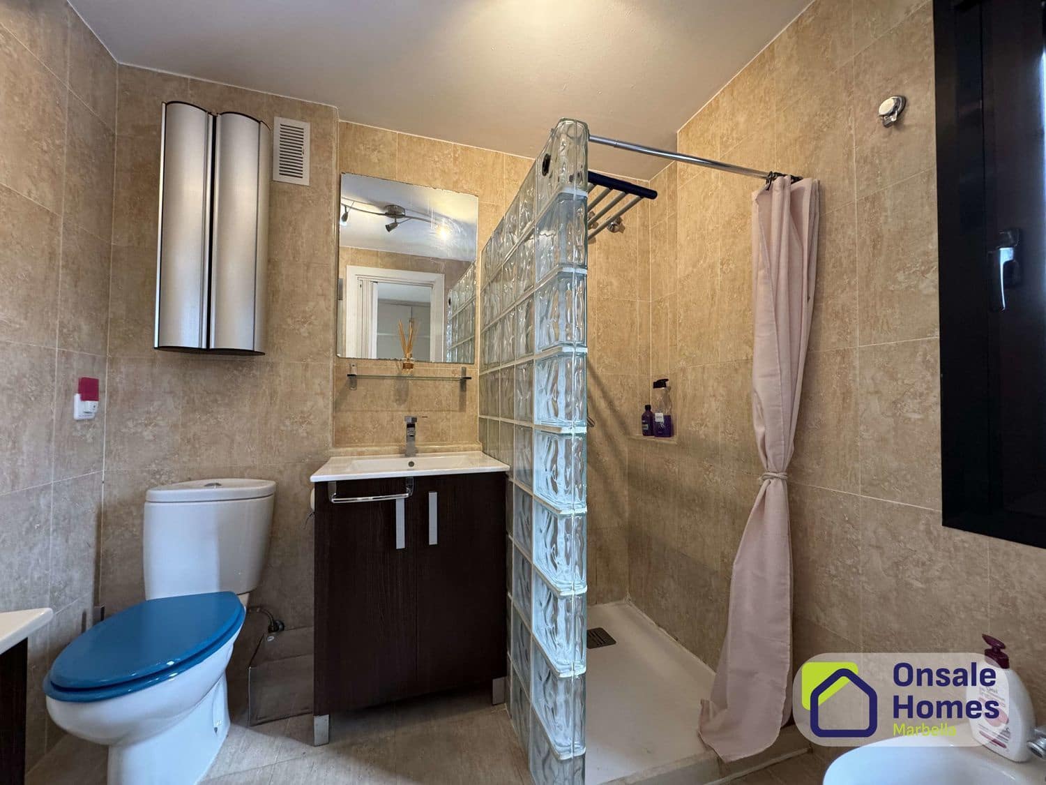 3 bedroom Apartment for sale in Nueva Andalucia with pool garage - € 465,000 (Ref: 9632866)