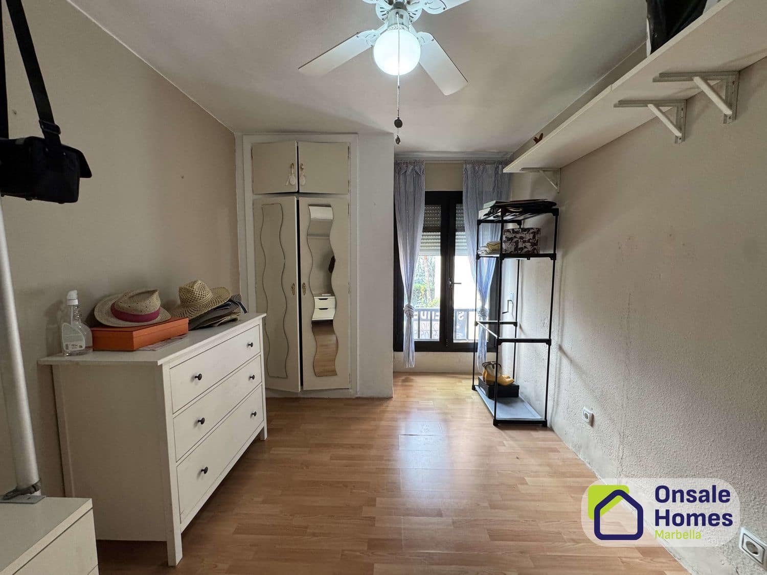 3 bedroom Apartment for sale in Nueva Andalucia with pool garage - € 465,000 (Ref: 9632866)