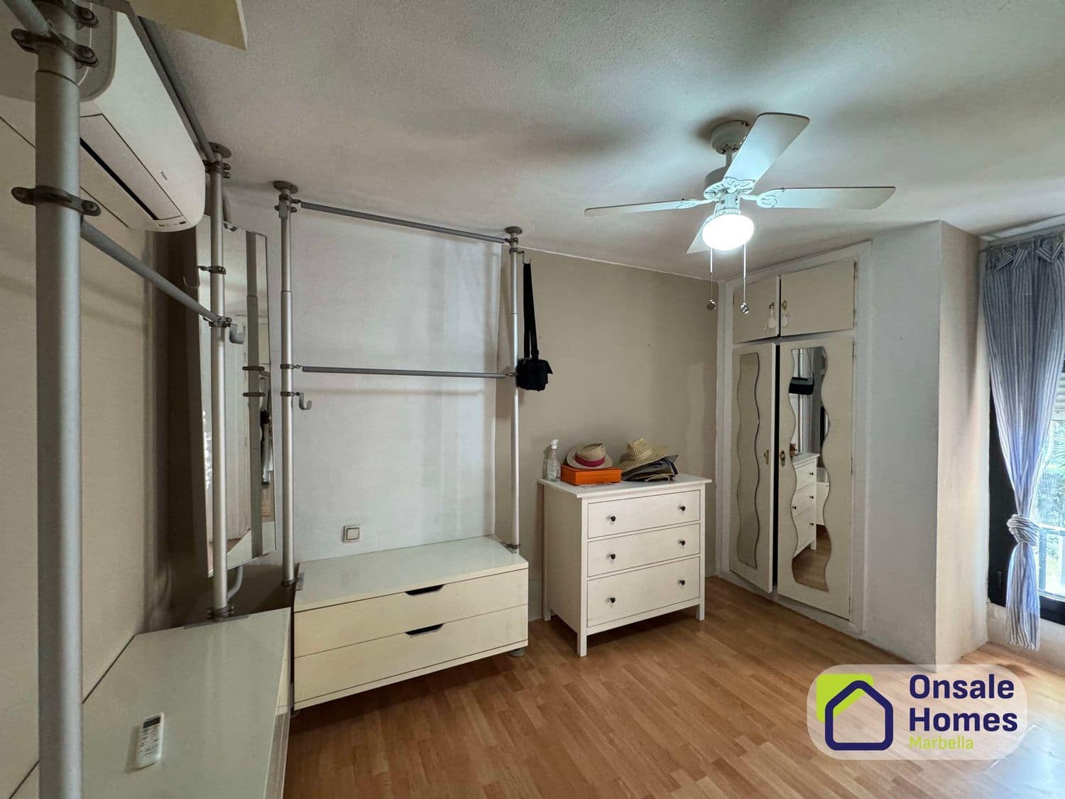 3 bedroom Apartment for sale in Nueva Andalucia with pool garage - € 465,000 (Ref: 9632866)