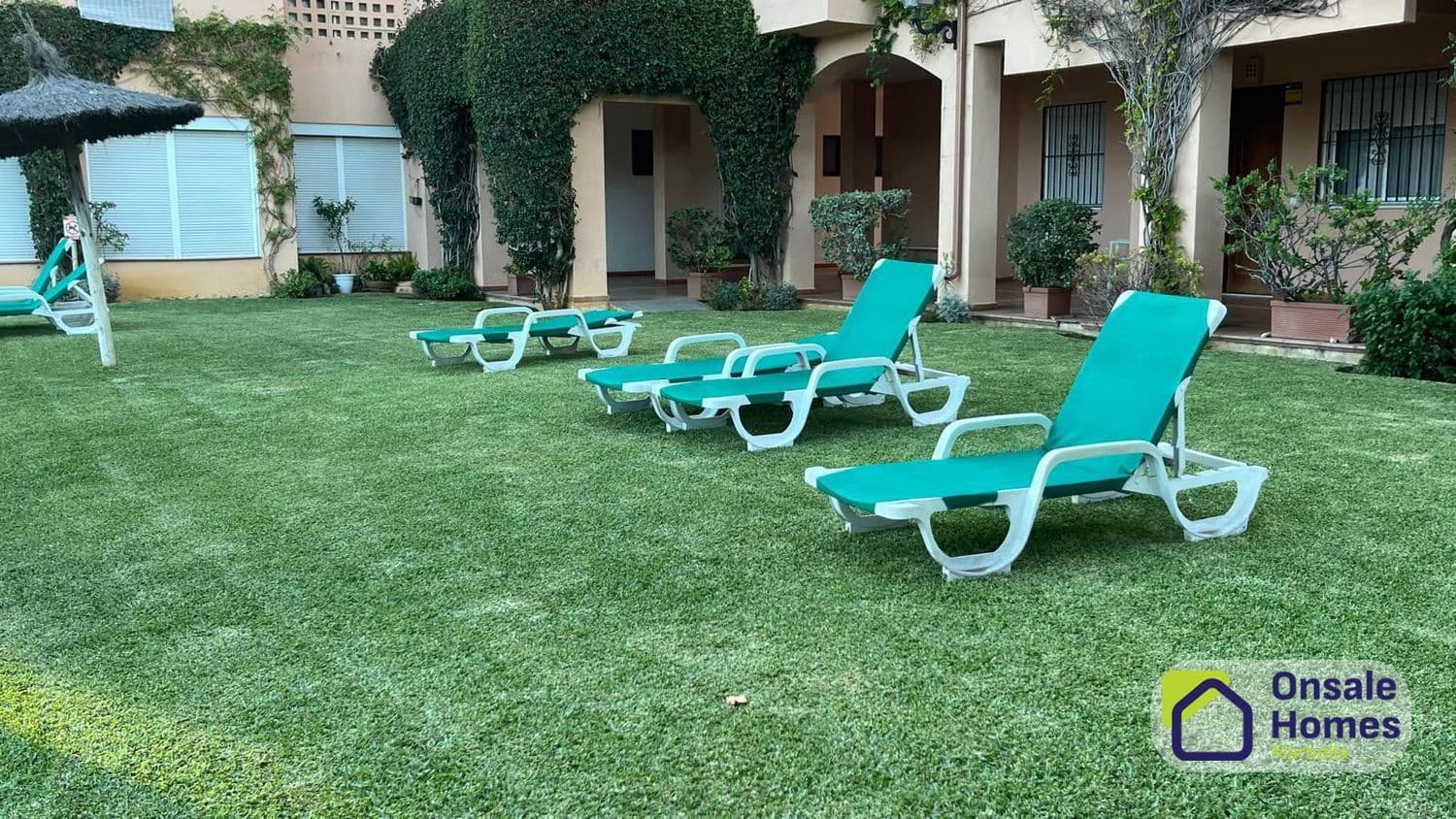 3 bedroom Apartment for sale in Nueva Andalucia with pool garage - € 465,000 (Ref: 9632866)