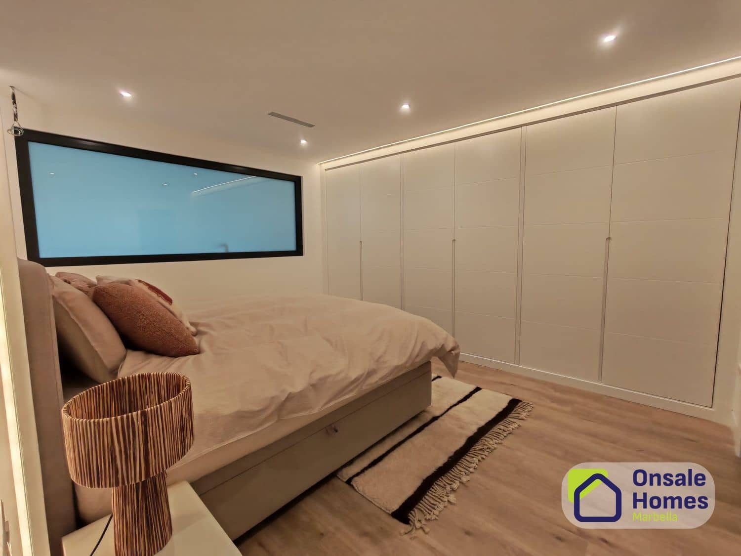 1 Zimmer Apartment zu verkaufen in Nueva Andalucia mit Garage - 357.000 € (Ref: 9632867)