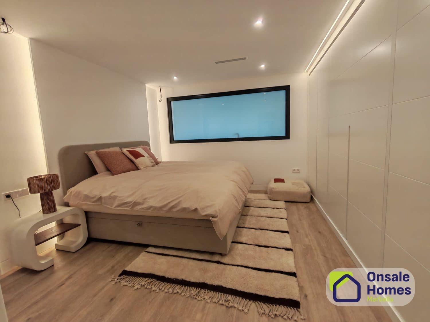1 Zimmer Apartment zu verkaufen in Nueva Andalucia mit Garage - 357.000 € (Ref: 9632867)