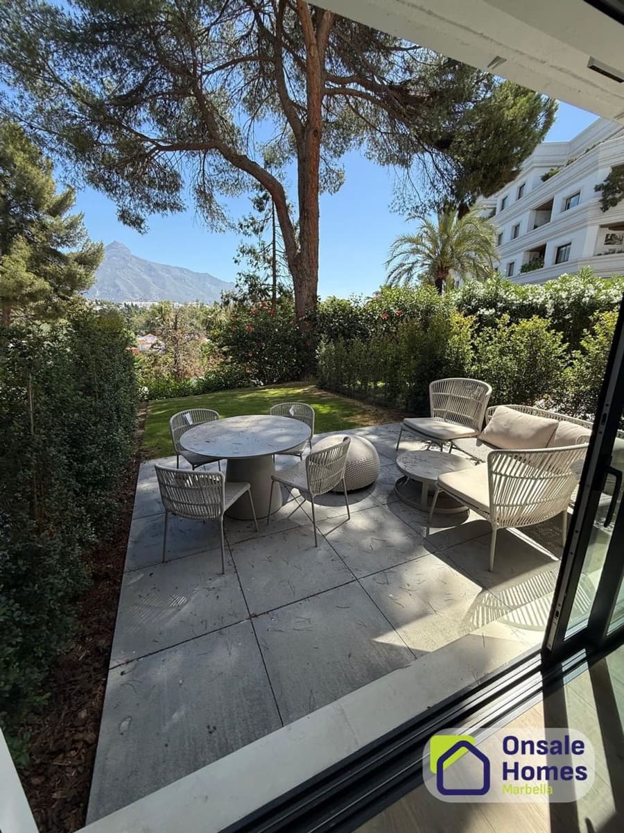 1 Zimmer Apartment zu verkaufen in Nueva Andalucia mit Garage - 357.000 € (Ref: 9632867)