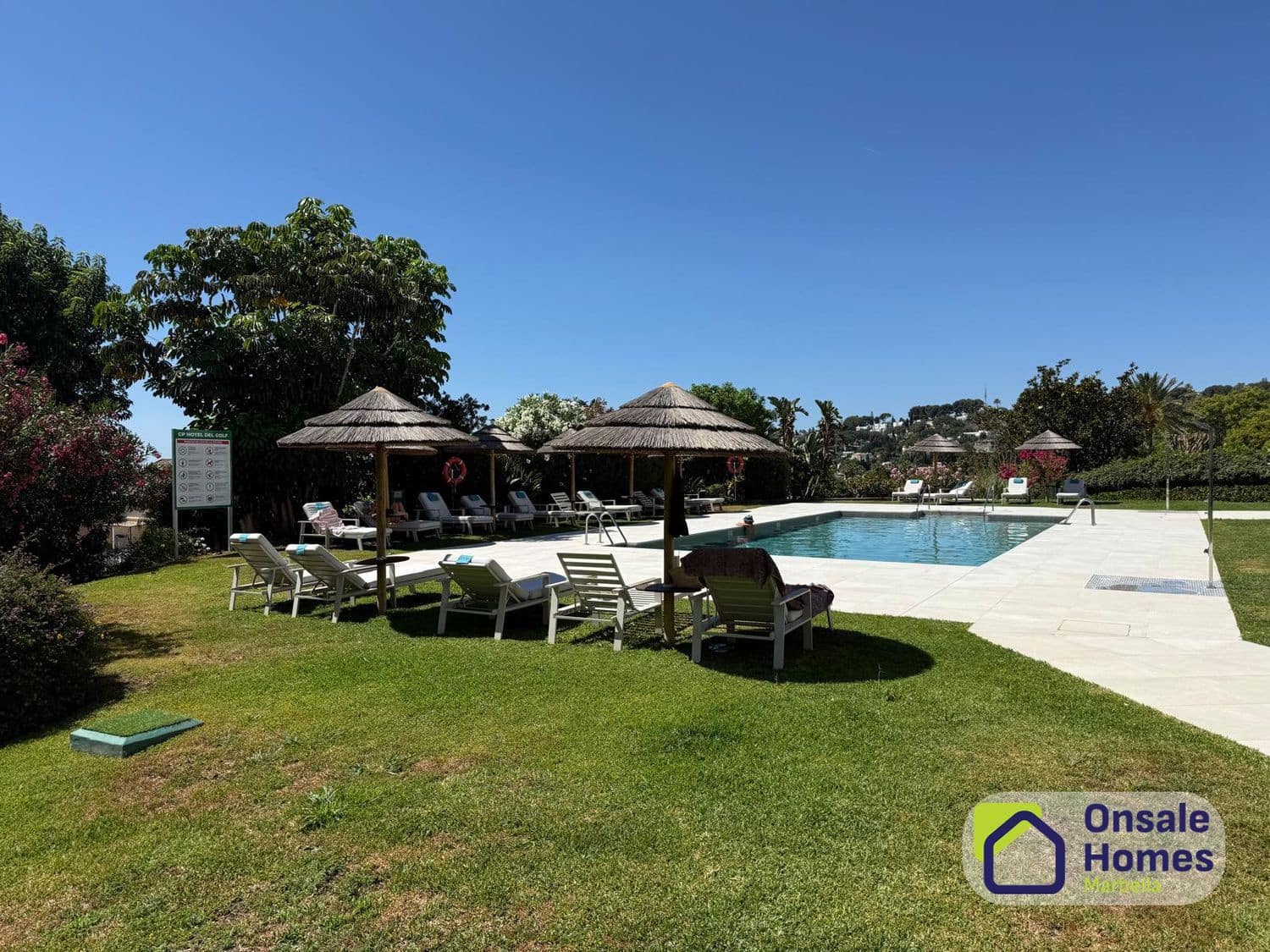 1 Zimmer Apartment zu verkaufen in Nueva Andalucia mit Garage - 357.000 € (Ref: 9632867)