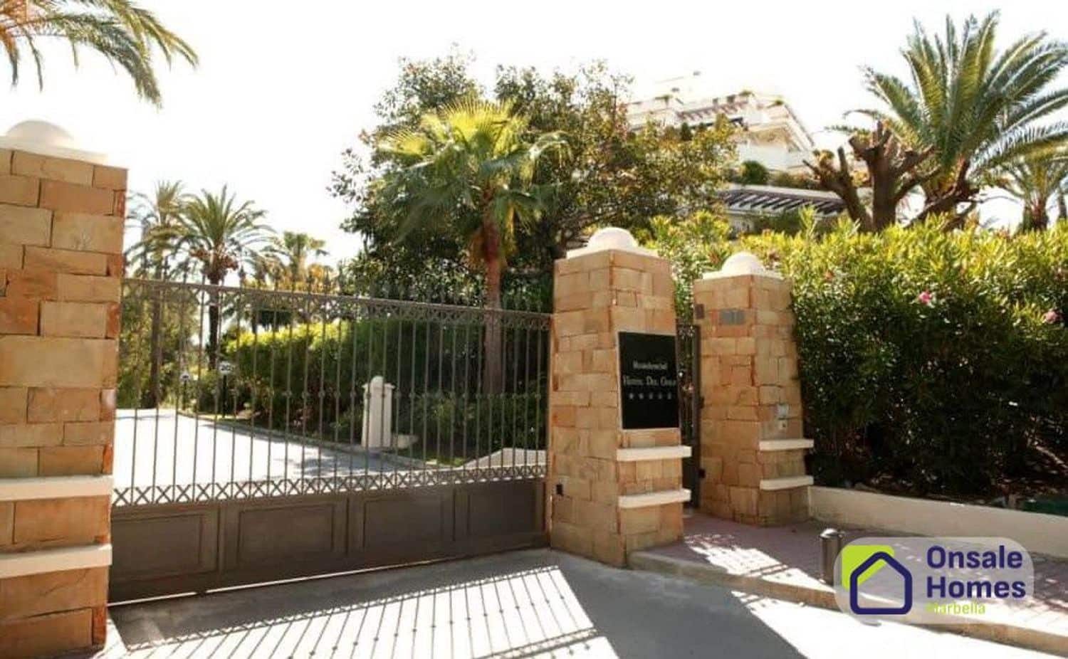 1 Zimmer Apartment zu verkaufen in Nueva Andalucia mit Garage - 357.000 € (Ref: 9632867)