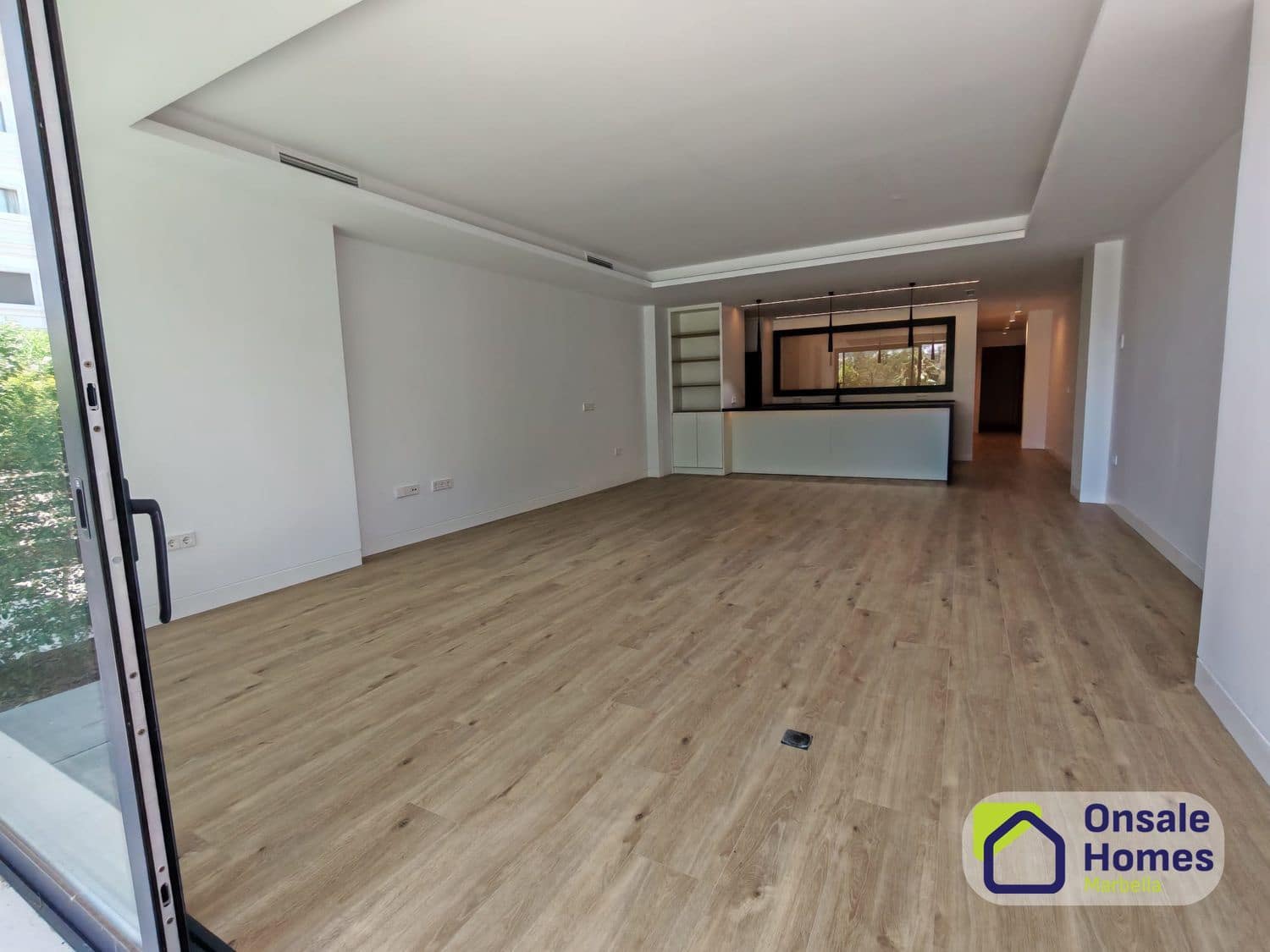 1 Zimmer Apartment zu verkaufen in Nueva Andalucia mit Garage - 357.000 € (Ref: 9632867)