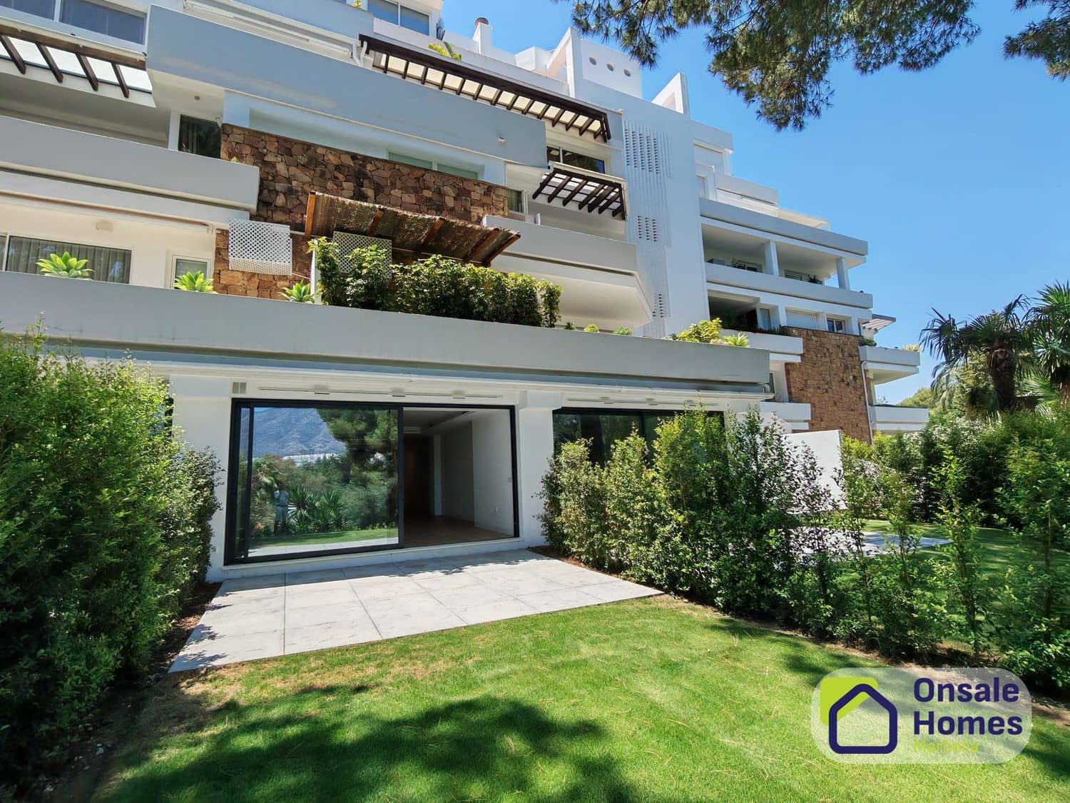 1 Zimmer Apartment zu verkaufen in Nueva Andalucia mit Garage - 357.000 € (Ref: 9632867)