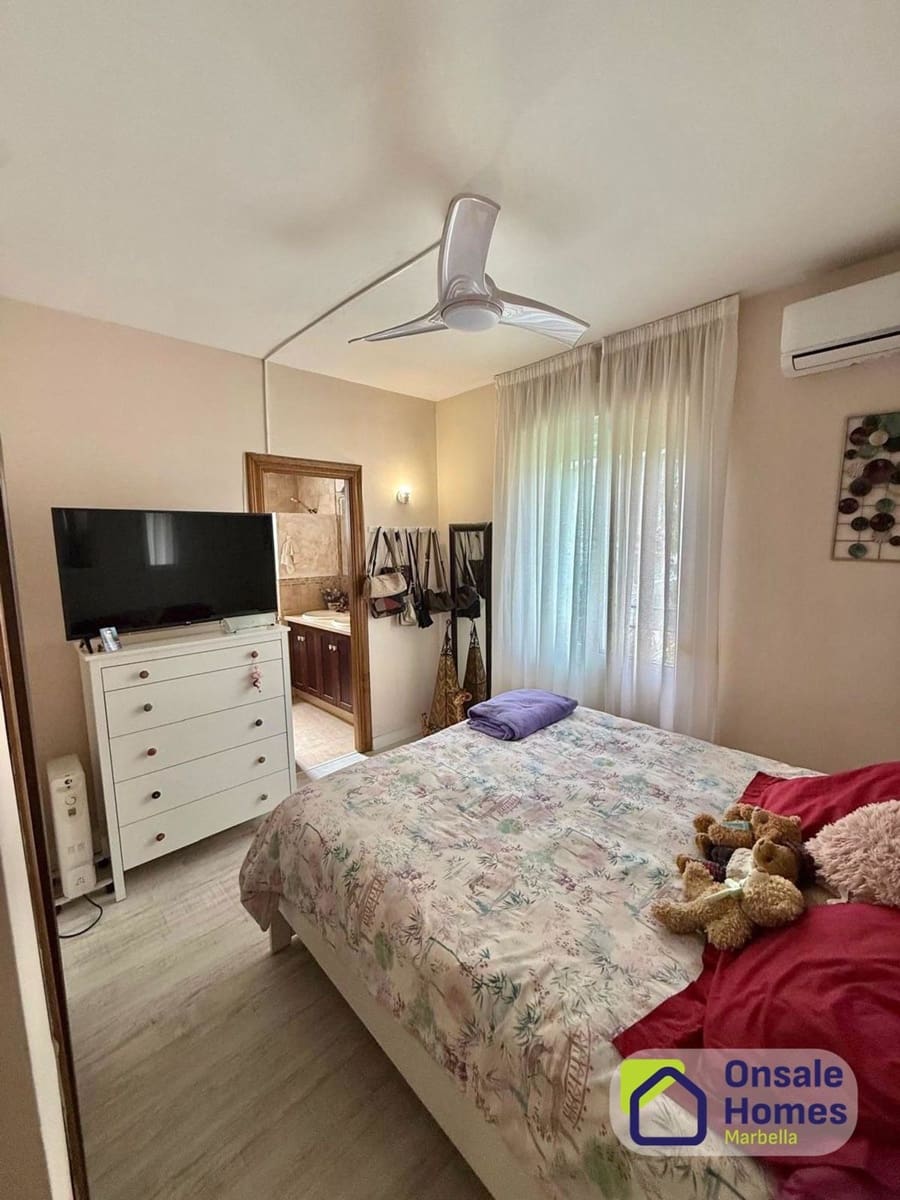 4 chambre Appartement à vendre à Marbella avec piscine garage - 650 000 € (Ref: 9647655)