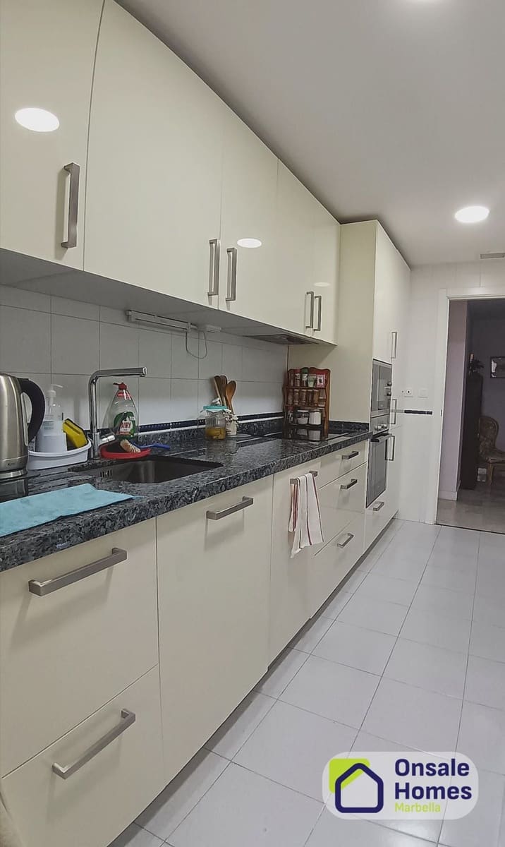 3 soverom Leilighet til salgs i Marbella med svømmebasseng garasje - € 750 000 (Ref: 9651047)