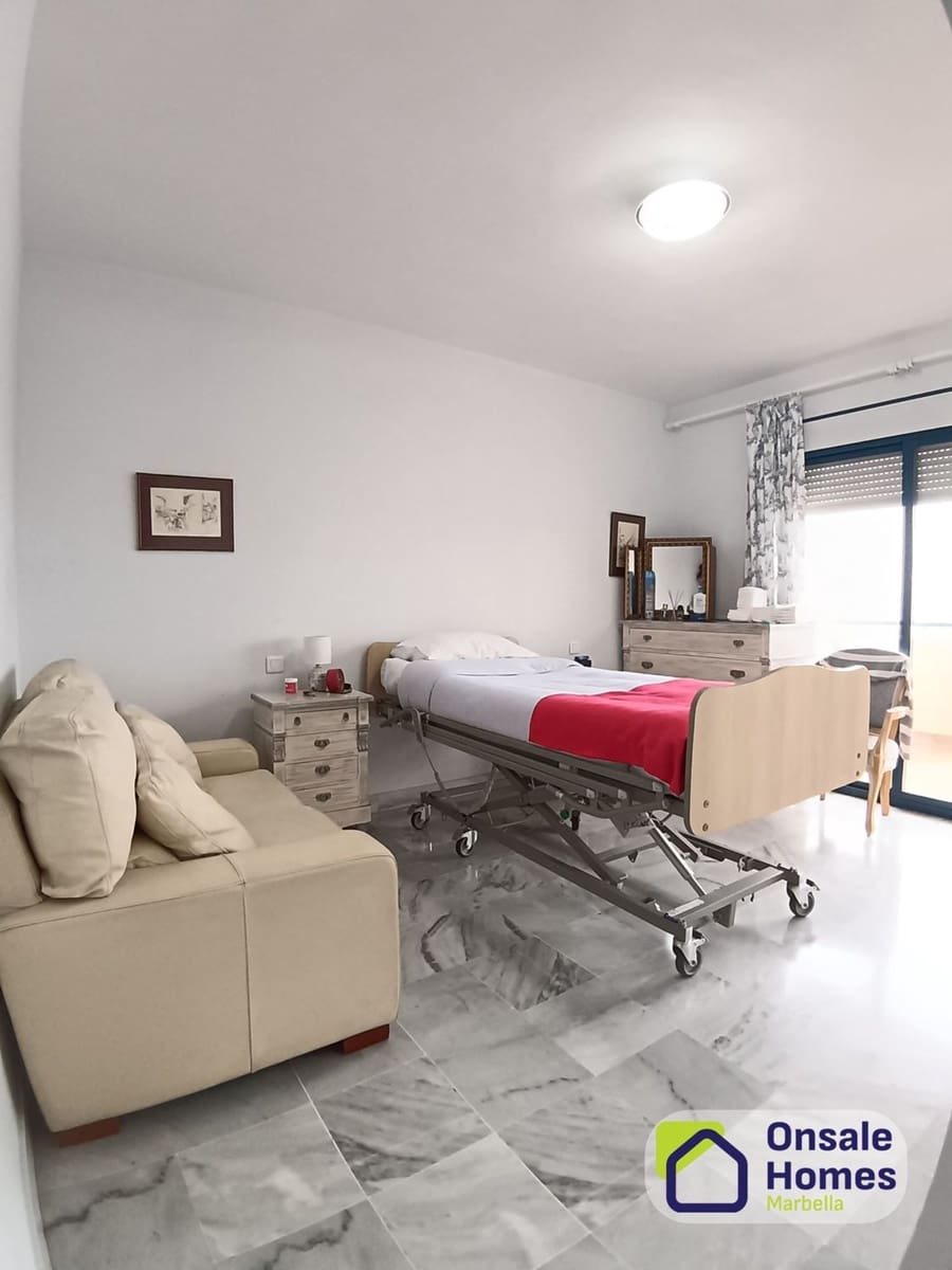 3 soverom Leilighet til salgs i Marbella med svømmebasseng garasje - € 750 000 (Ref: 9651047)