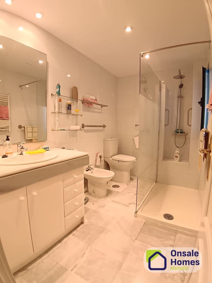 3 soverom Leilighet til salgs i Marbella med svømmebasseng garasje - € 750 000 (Ref: 9651047)