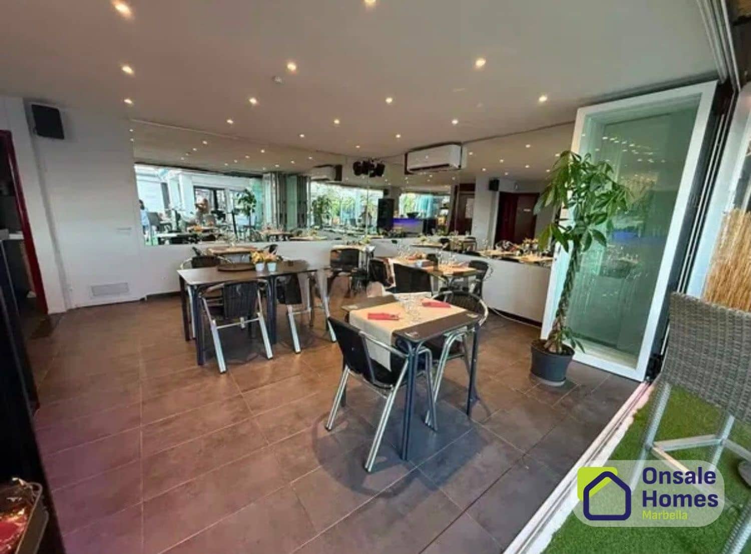 Commercial for sale in Marbella - € 170,000 (Ref: 9654521)