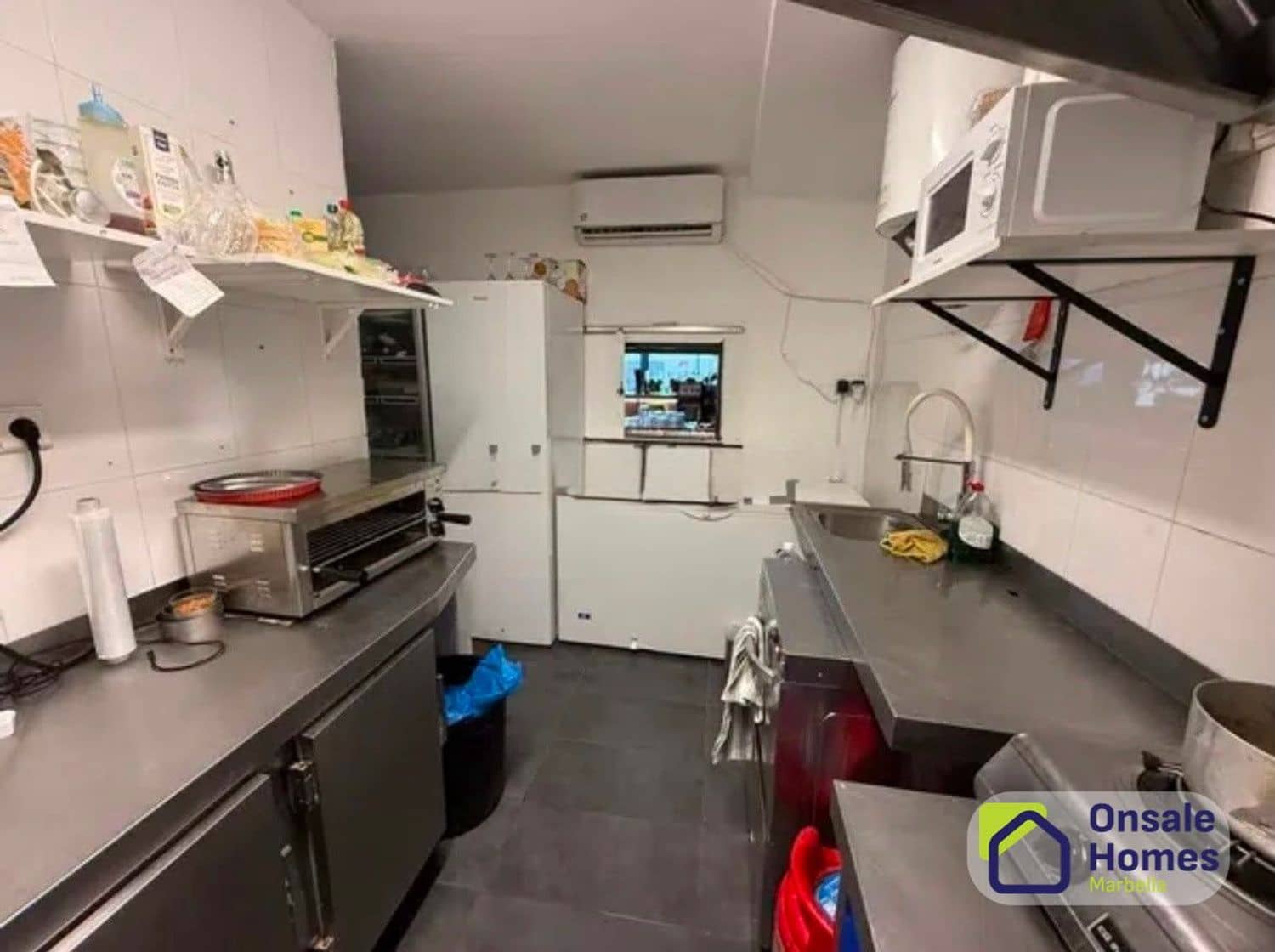 Commercial for sale in Marbella - € 170,000 (Ref: 9654521)