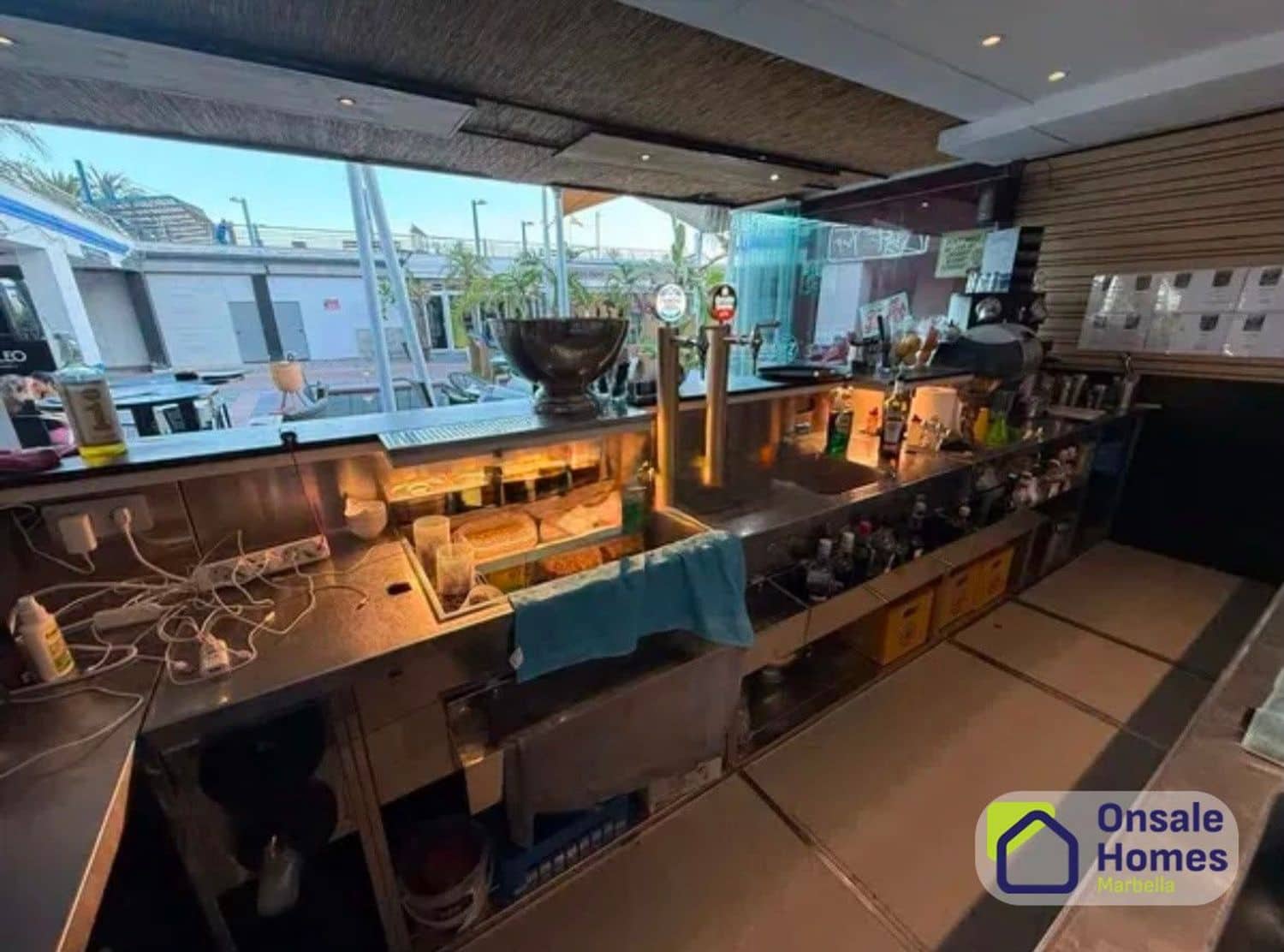 Commercial for sale in Marbella - € 170,000 (Ref: 9654521)