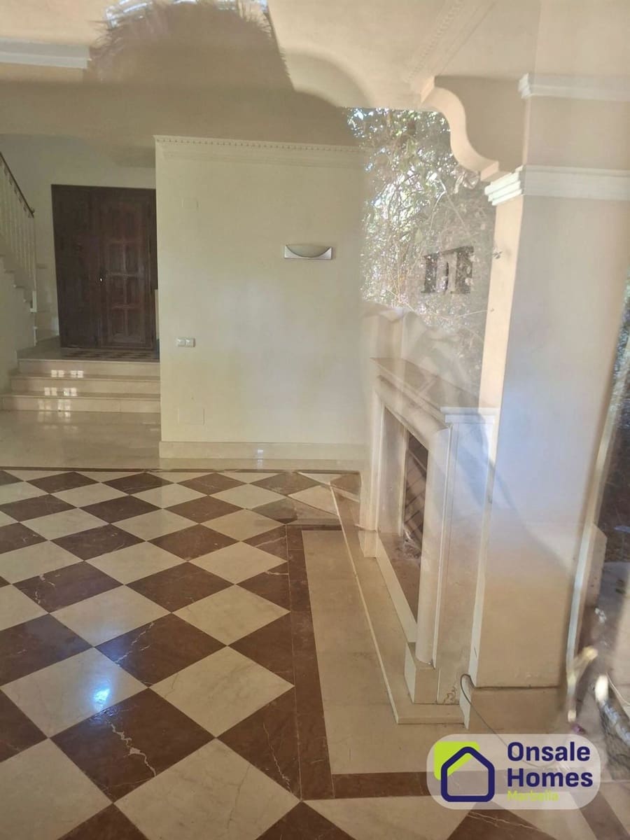 5 sypialnia Willa na sprzedaż w Estepona z basenem garażem - 1 400 000 € (Ref: 9658157)