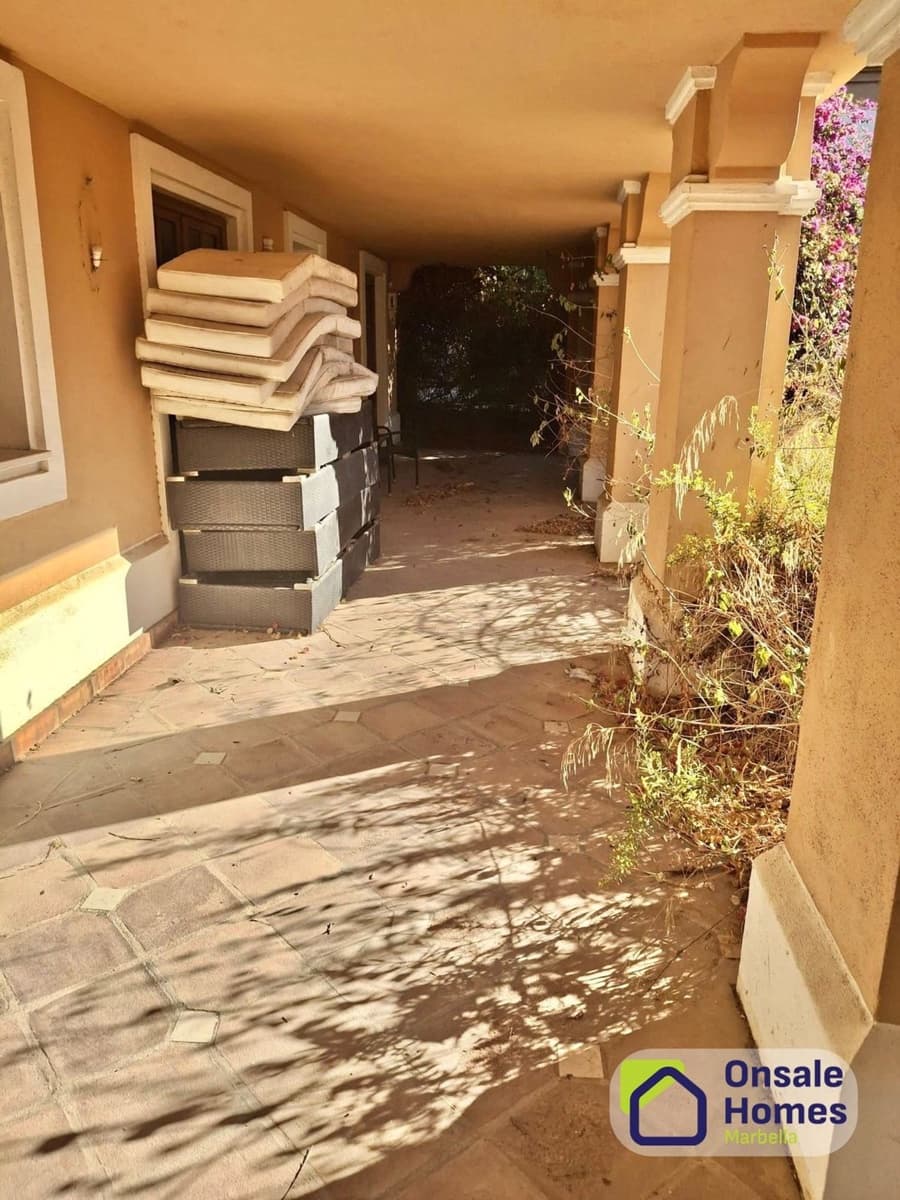 5 sypialnia Willa na sprzedaż w Estepona z basenem garażem - 1 400 000 € (Ref: 9658157)