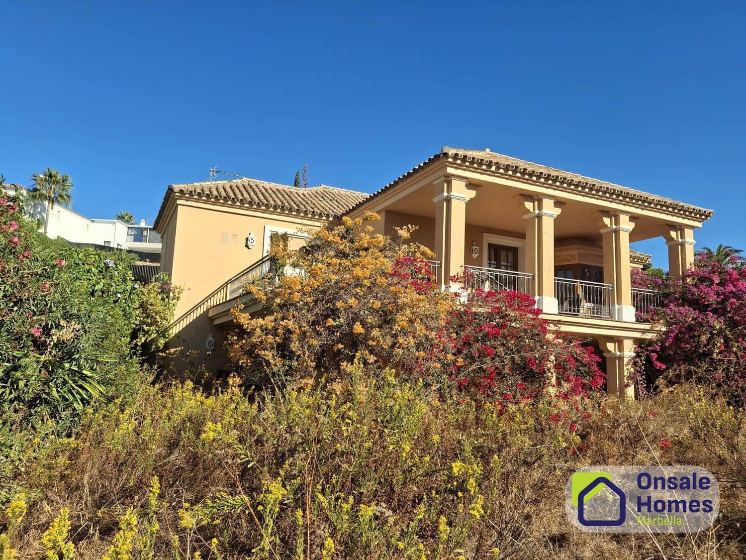 5 sypialnia Willa na sprzedaż w Estepona z basenem garażem - 1 400 000 € (Ref: 9658157)