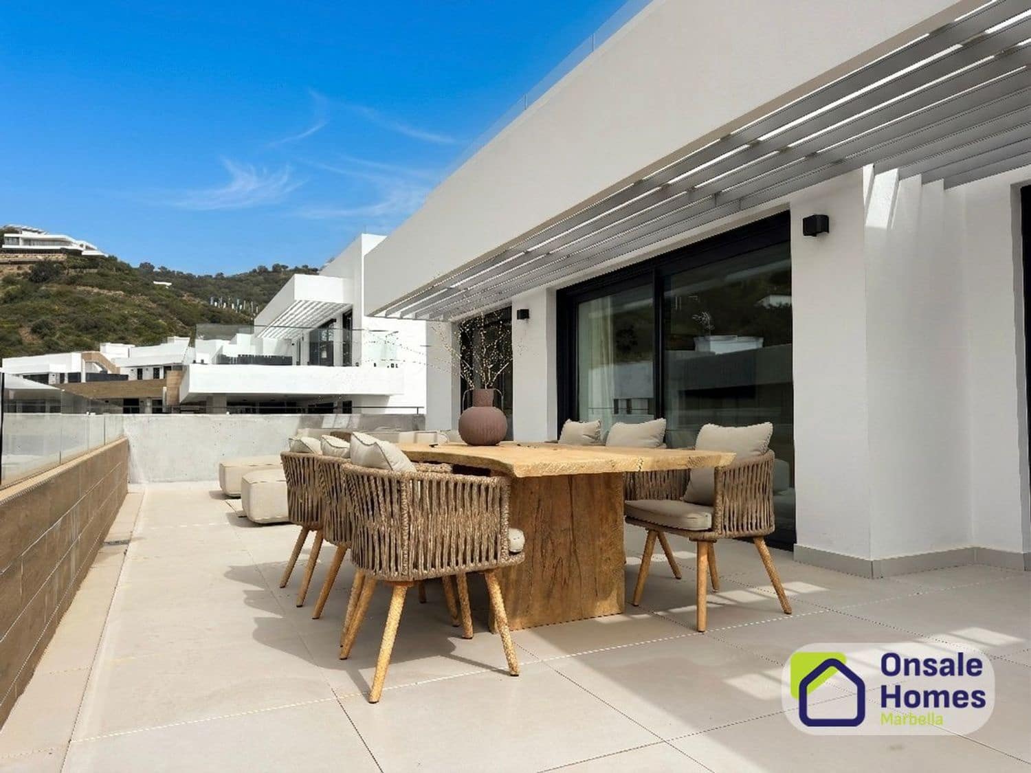 3 Zimmer Apartment zu verkaufen in Marbella mit Pool Garage - 1.150.000 € (Ref: 9669772)