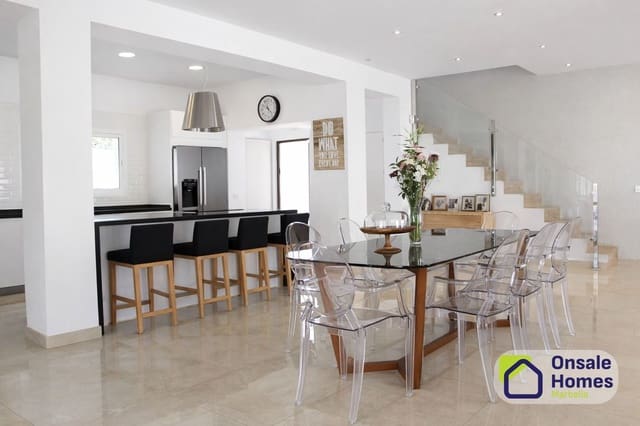 3 bedroom Villa for rent in Valdeolletas - Las Cancelas - Xarblanca, Marbella with pool garage - € 7,000 (Ref: 9669773)