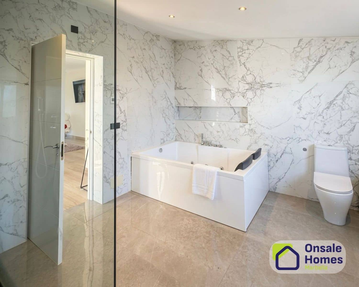 3 bedroom Villa for rent in Marbella with pool garage - € 7,000 (Ref: 9669773)