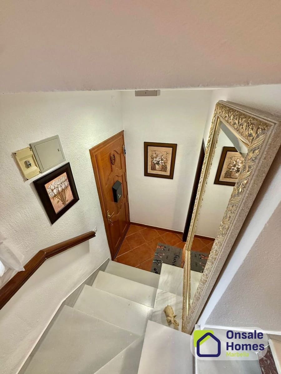 5 bedroom Townhouse for sale in San Pedro de Alcantara with garage - € 680,000 (Ref: 9679422)