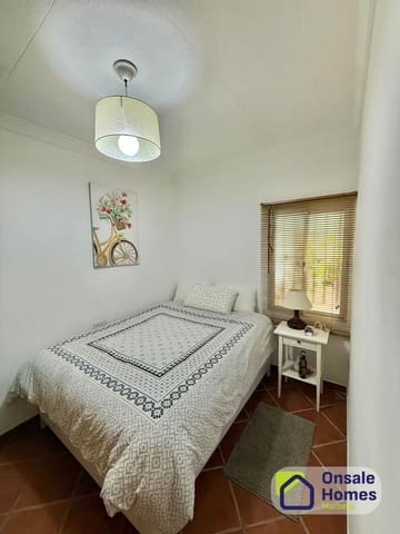 5 makuuhuone Omakotitalo myytävänä paikassa San Pedro de Alcántara Pueblo, Marbella mukana 
autotalli - 680 000 € (Ref: 9679422)