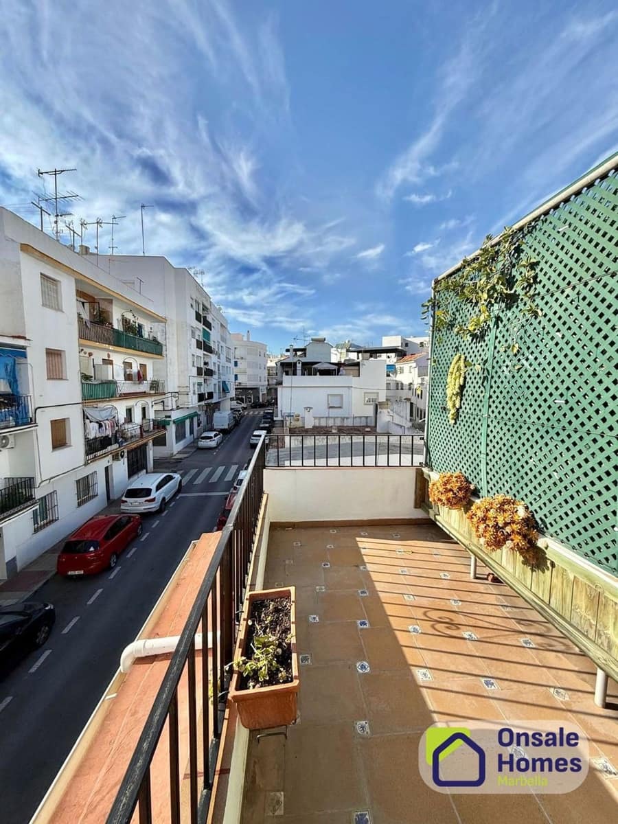 5 bedroom Townhouse for sale in San Pedro de Alcantara with garage - € 680,000 (Ref: 9679422)