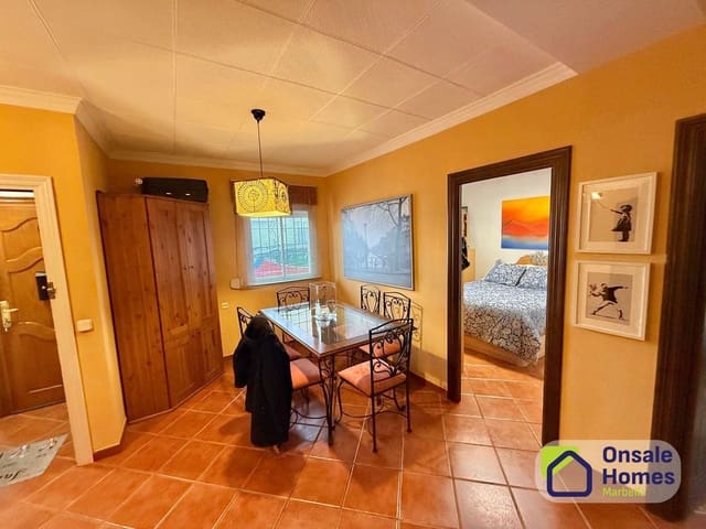 5 makuuhuone Omakotitalo myytävänä paikassa San Pedro de Alcántara Pueblo, Marbella mukana 
autotalli - 680 000 € (Ref: 9679422)