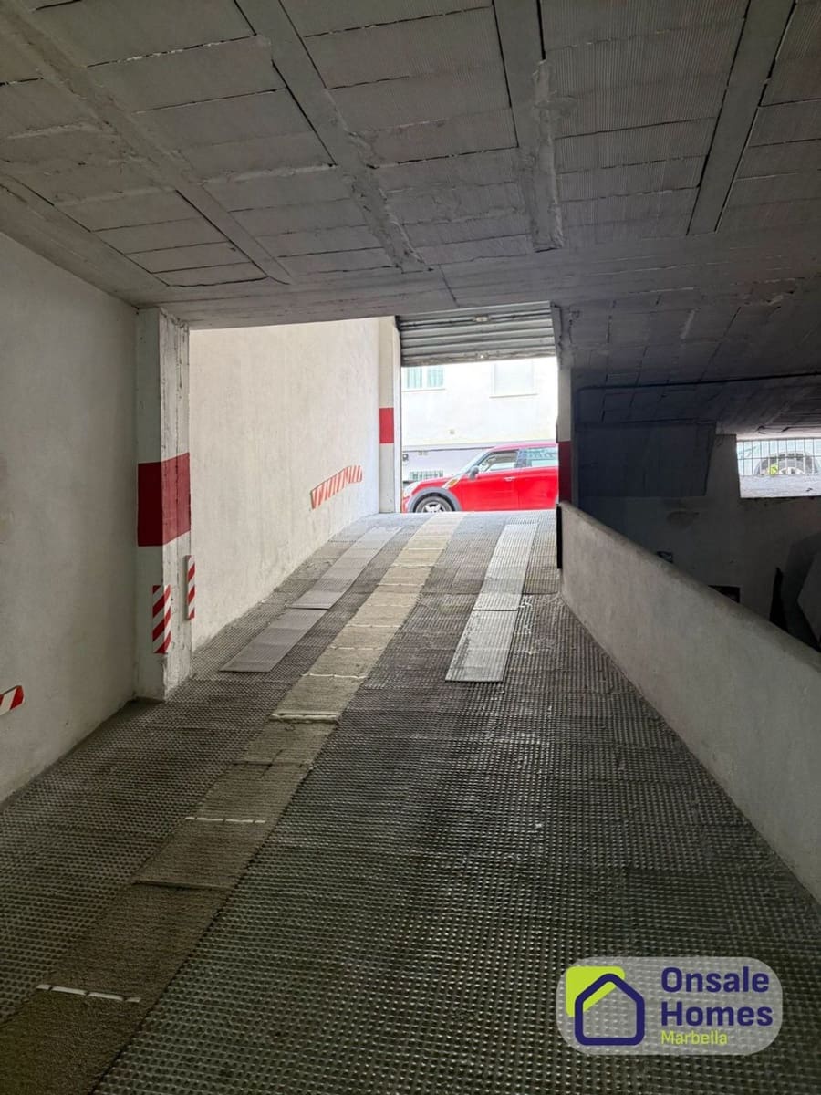 Garage in vendita in San Pedro de Alcantara - 250.000 € (Rif: 9685903)