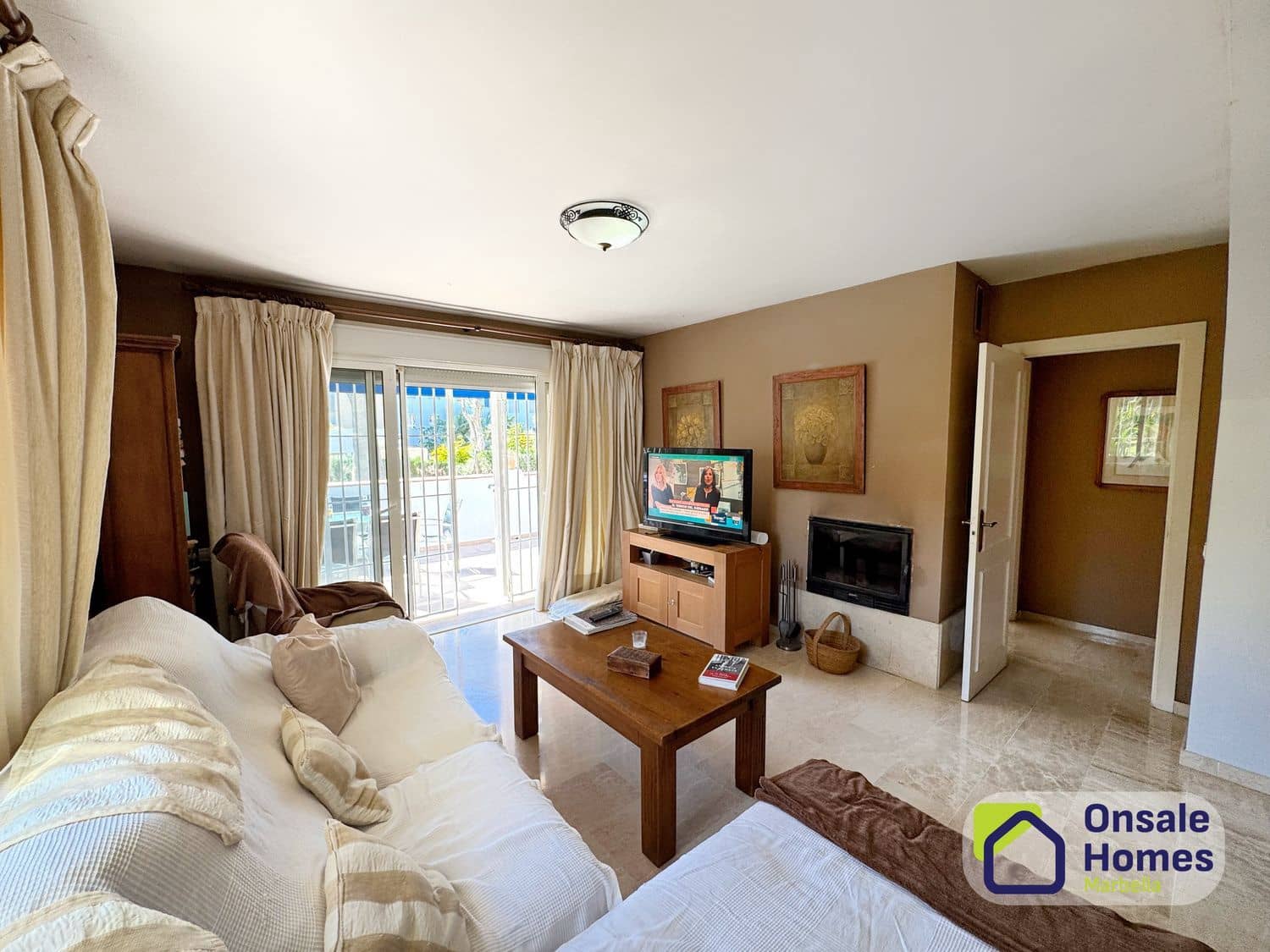 3 sovrum Lägenhet till salu i Nueva Andalucia med pool garage - 630 000 € (Ref: 9689985)