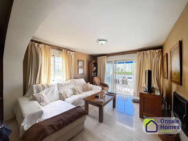 3 sovrum Lägenhet till salu i Nueva Andalucía Centro, Marbella med pool garage - 630 000 € (Ref: 9689985)