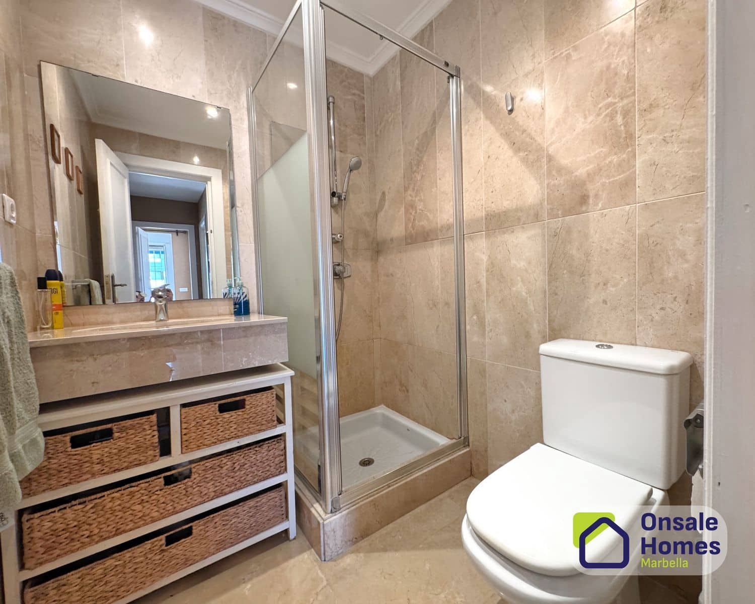 3 sovrum Lägenhet till salu i Nueva Andalucia med pool garage - 630 000 € (Ref: 9689985)