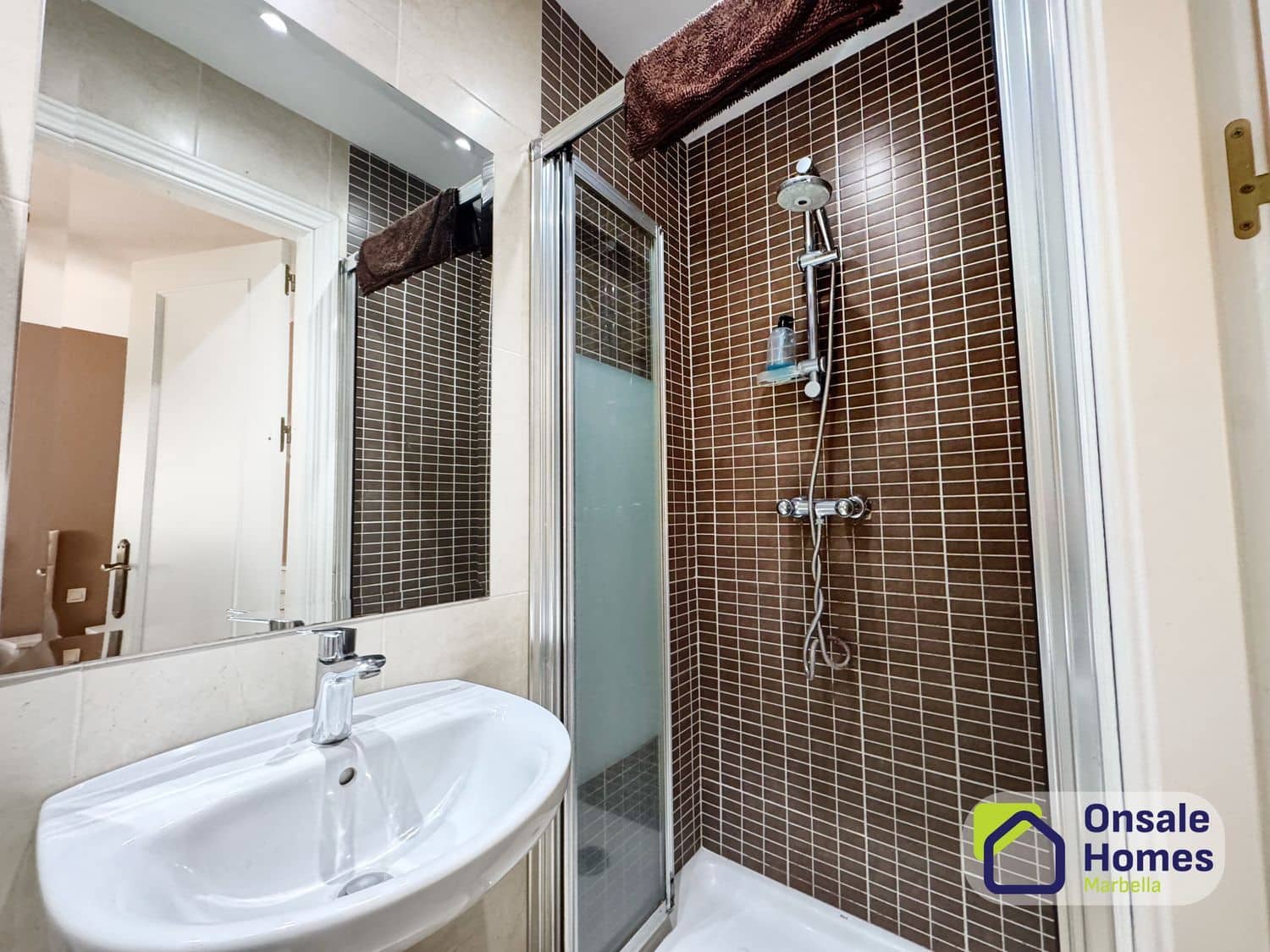 3 sovrum Lägenhet till salu i Nueva Andalucia med pool garage - 630 000 € (Ref: 9689985)