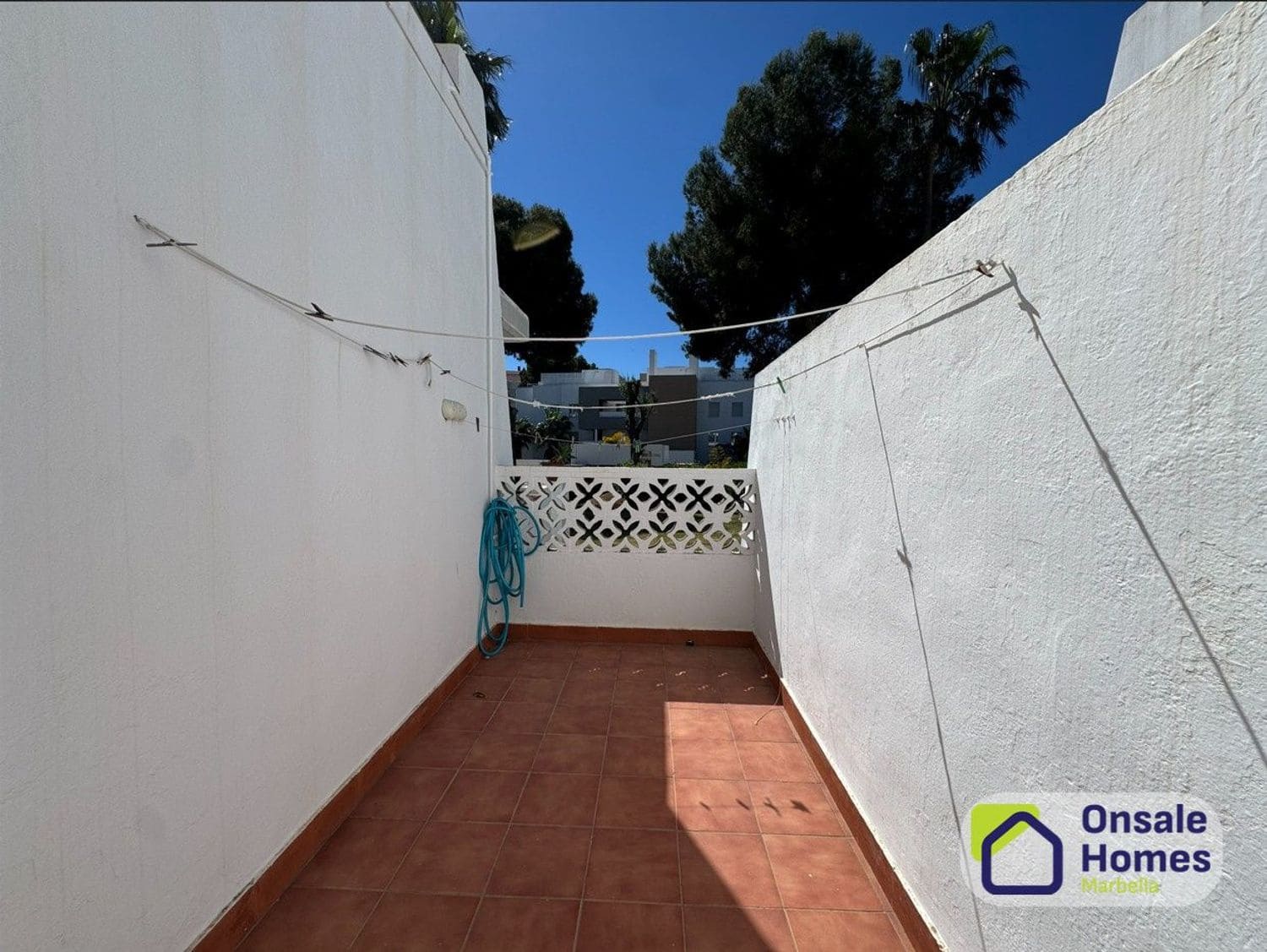 3 soveværelse Lejlighed til salg i Nueva Andalucia med swimmingpool garage - € 630.000 (Ref: 9689985)
