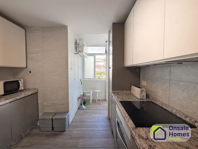 2 quarto Apartamento para venda em Los Jardines de Marbella - La Ermita, Marbella com garagem - 405 000 € (Ref: 9709474)